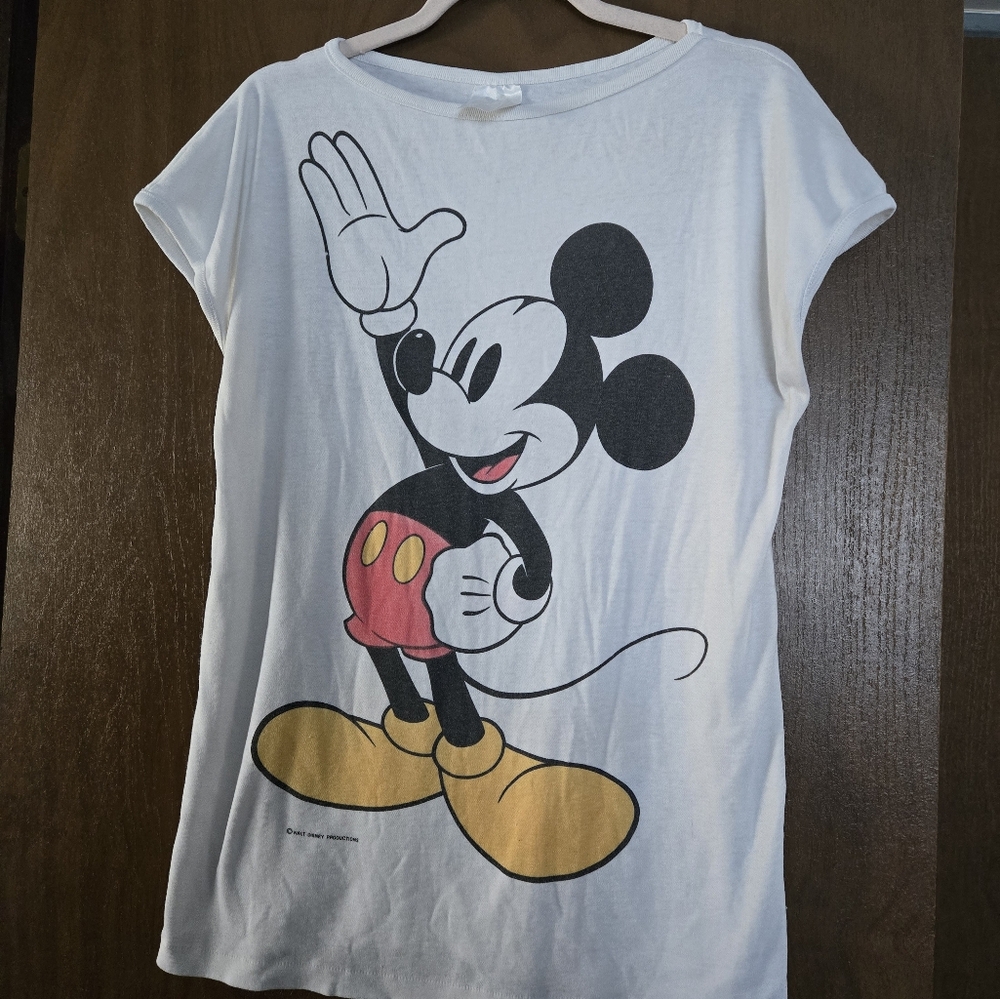 Vintage Mickey Mouse tee.